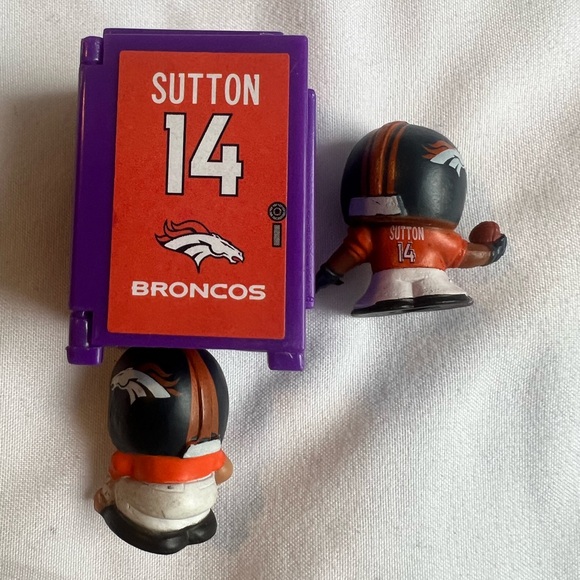 NFL Denver Broncos Sutton Teenymate Lockers & 1 Teenymate - Picture 2 of 2